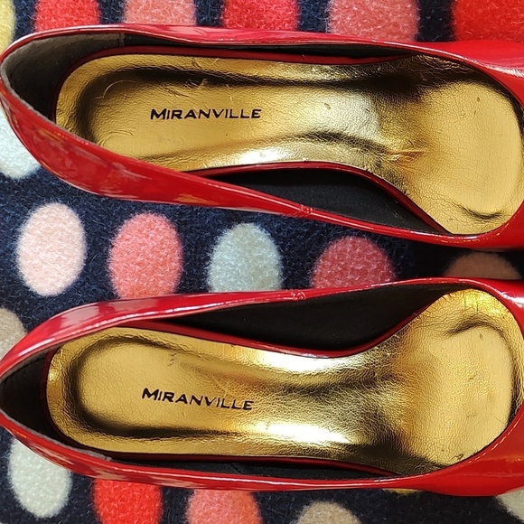 RED PATENT LEATHER HEELS GOLD TOE TIP MADE IN BRAZIL Size 5. - Picture 5 of 11